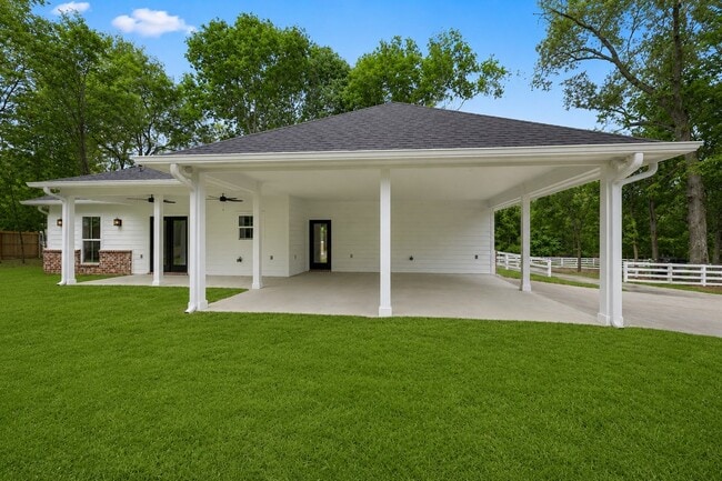 Building Photo - 5161 Lazy Ln