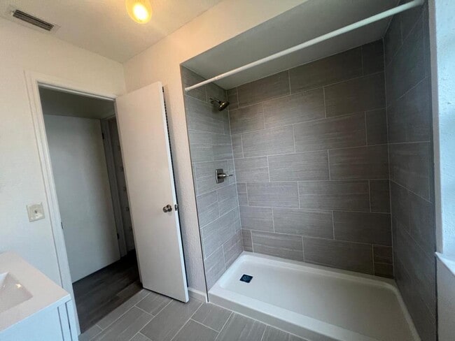 Building Photo - 12228 Elmore Dr