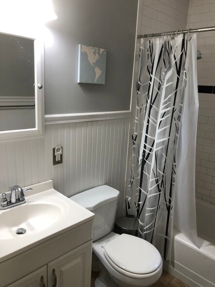 Bathroom - 4920 Myrtle St