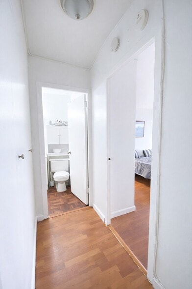 Building Photo - 135 Montgomery St