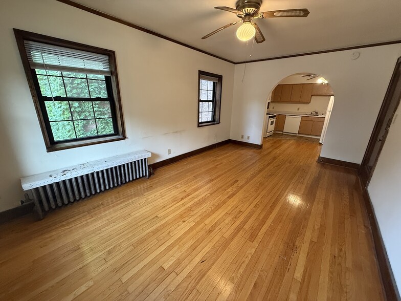 Building Photo - 2104 University Ave