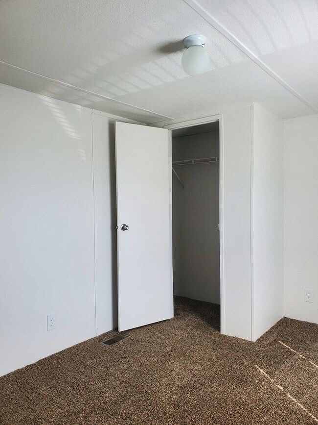 Building Photo - 801 Trollingwood-Hawfields Rd. lot 68