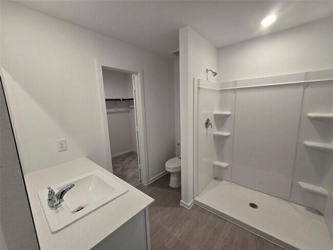 Building Photo - 5922 Starling Dr