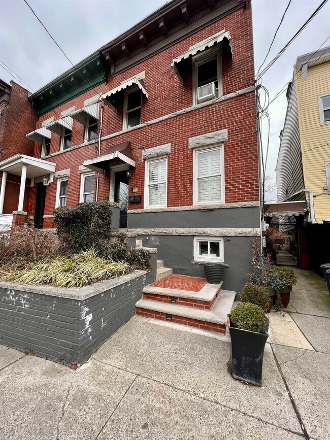 138 Central Ave 138 Central Ave Jersey City NJ 07306 Apartment Finder