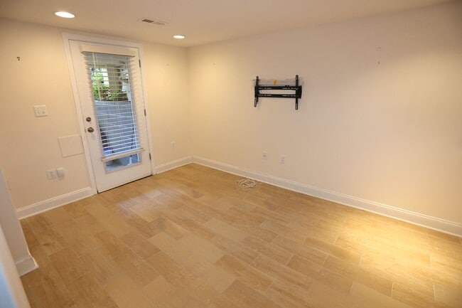 Building Photo - 237 16th St SE