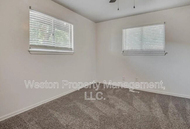 Building Photo - 1428 NW 45th St