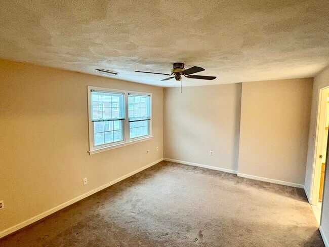 Building Photo - 224 Park St