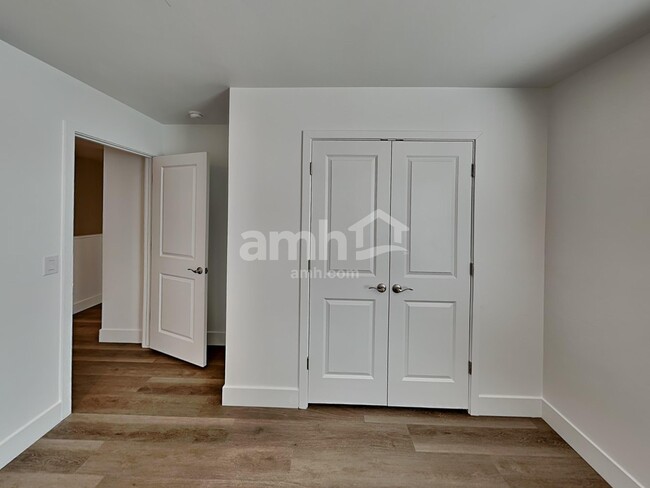 Building Photo - 9668 Harkes Dr