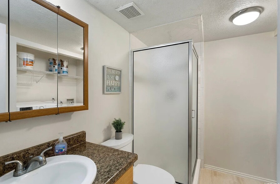 Building Photo - 1269 Riverside Ave