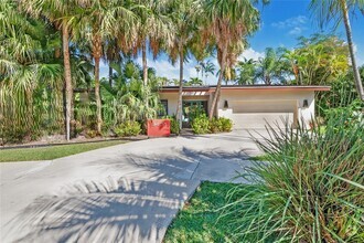 Building Photo - 9451 E Calusa Club Dr