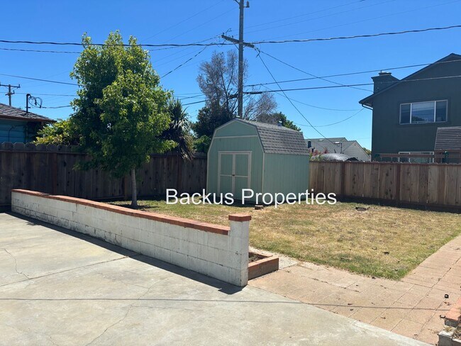 Building Photo - 613 W Curtis St