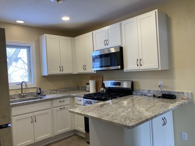 Building Photo - 506 W William St