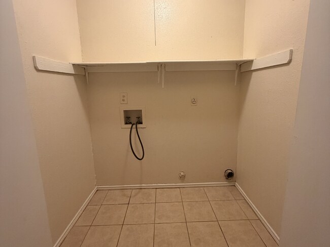 Building Photo - Bright & Inviting 2-Bedroom Duplex in a Highly Desirable Central Location