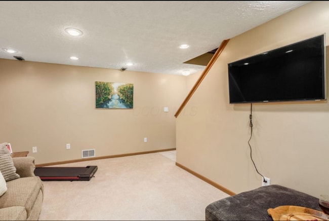 Building Photo - 1601 Holland Dr