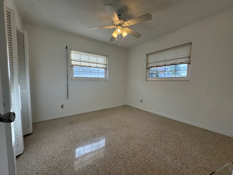 Building Photo - 5290 38th Way S