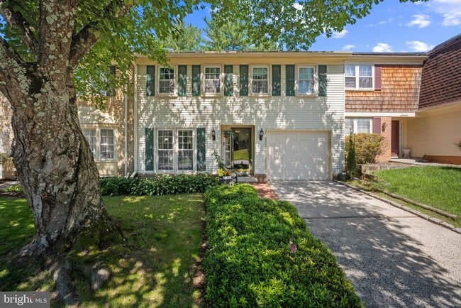 Building Photo - 9405 Chatteroy Pl