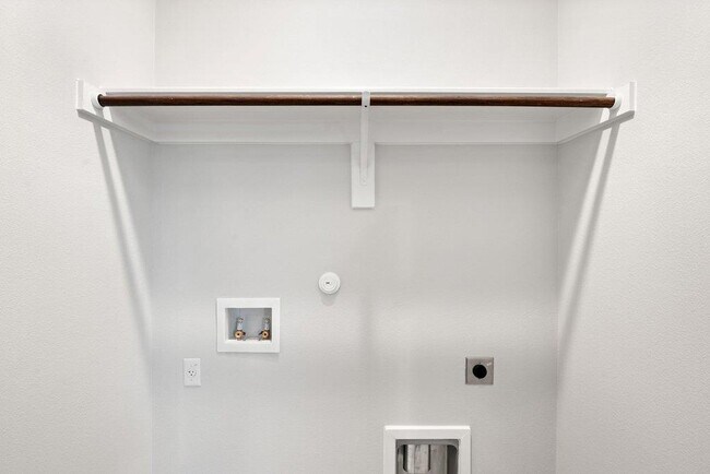 Building Photo - 2310 Castillo Dr