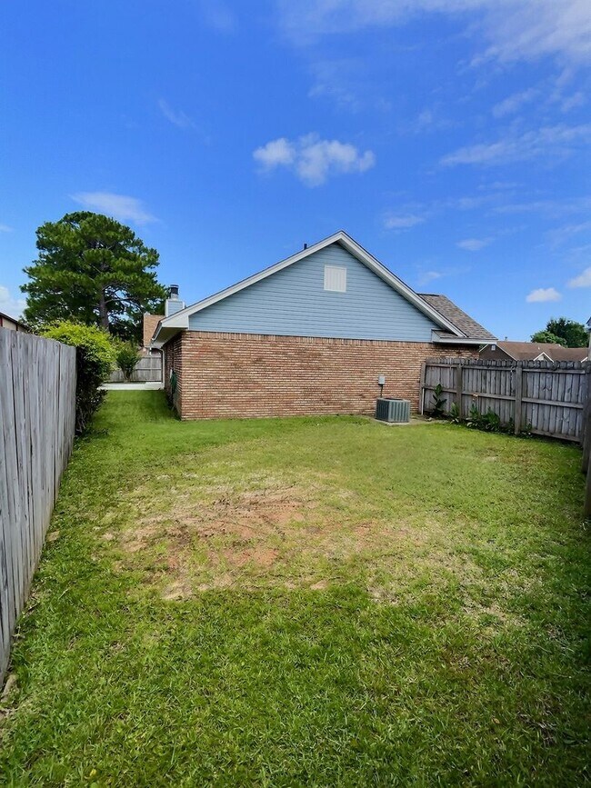 Building Photo - 2 Bedroom 2 Bathroom home in Biloxi, MS!