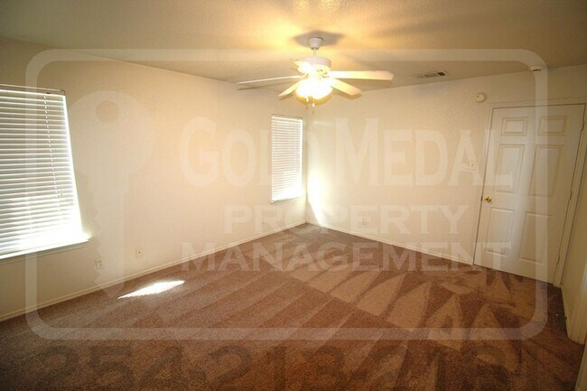 Building Photo - 4302 Hank Dr
