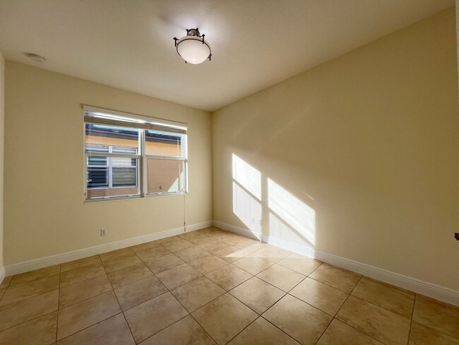 Building Photo - Luxury Living in a Gated Community – Modern 2-Bed Home with Premium Amenities!