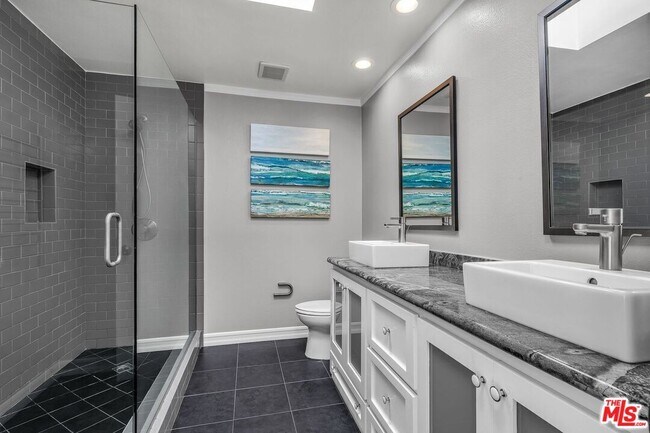 Building Photo - 7301 Vista Del Mar