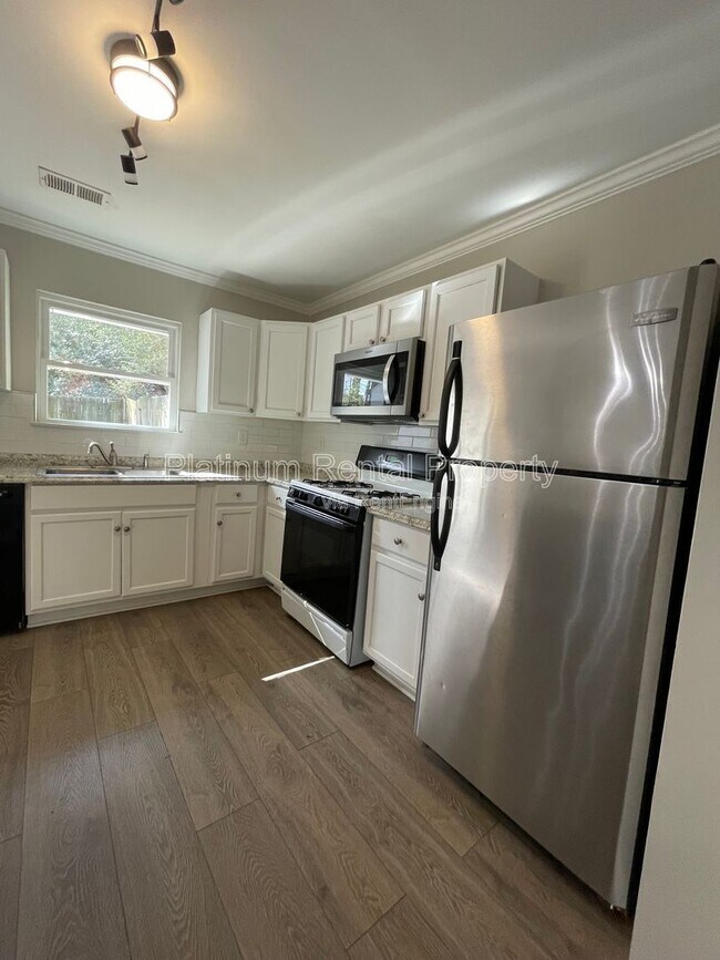 Building Photo - 3575 Kennesaw Station Dr