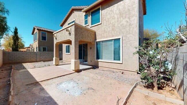 Building Photo - Very nice home in highly sought after location!