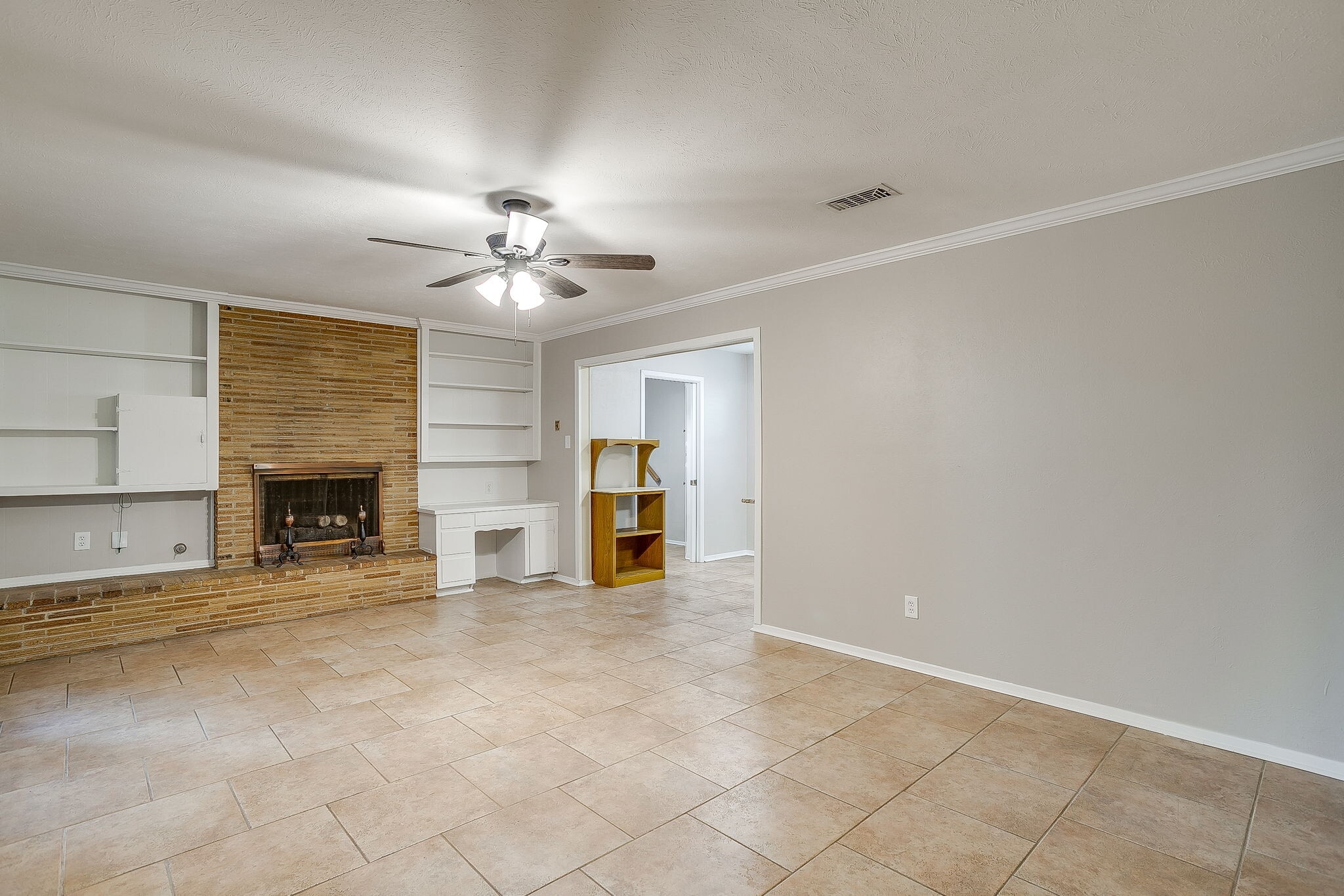 Building Photo - 1706 Larkspur Dr