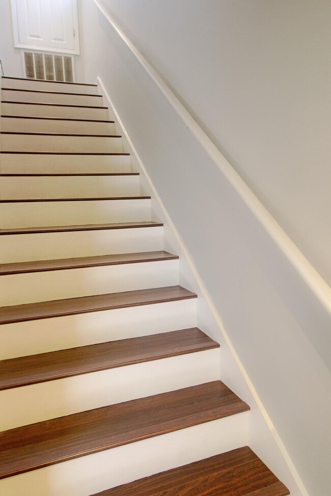 Building Photo - 2713 Bay Club Dr