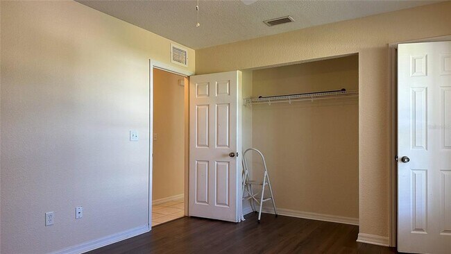 Building Photo - 6944 Rosemont Dr