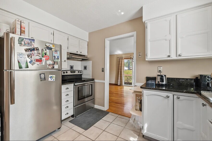 Building Photo - 1293 New Britain Ave