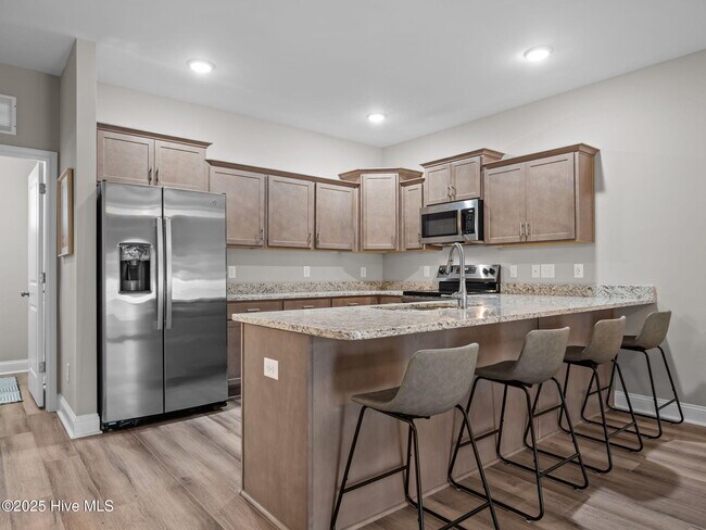 Building Photo - 150 Coastline Cir