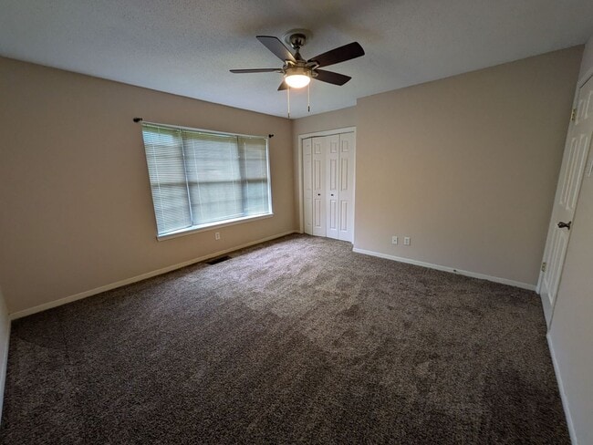 Building Photo - 6945 Calder Ave