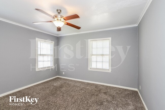 Building Photo - 1225 19th Ave N