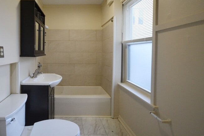 Building Photo - 143 Arlington St