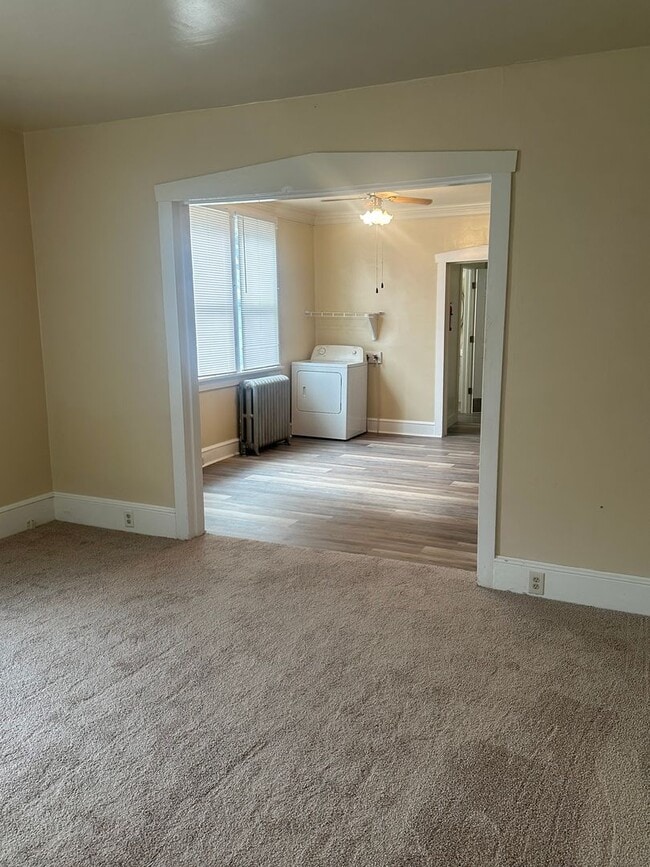 Building Photo - 226 E High St