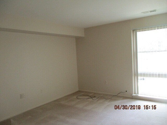 Building Photo - 2206 Greenery Ln