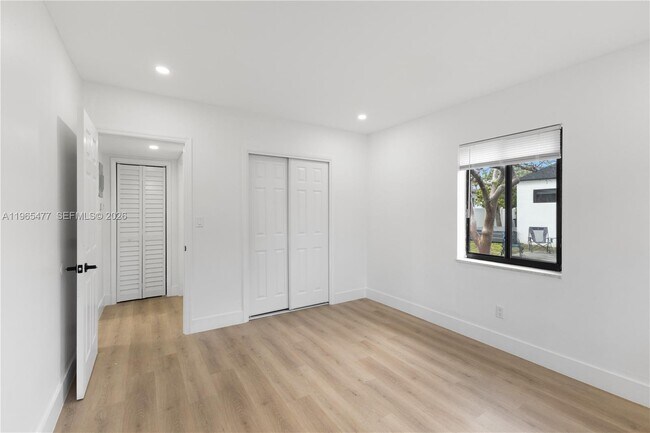 Building Photo - 1918 Taft St