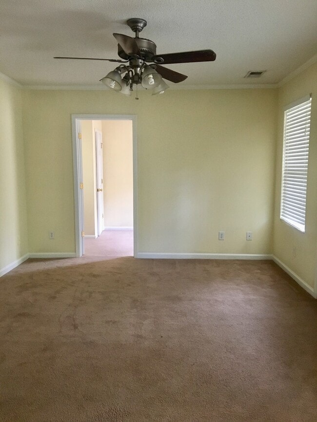 Building Photo - Rosewood