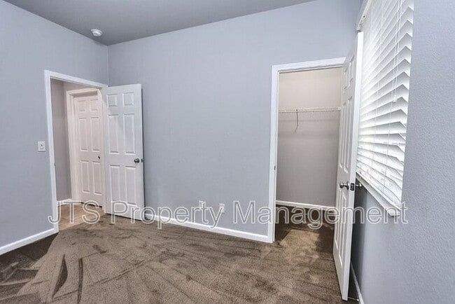 Building Photo - 4086 Pinoche Peak Way