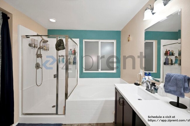 Building Photo - 34142 Dianthus Ln