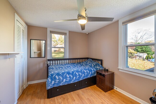 Building Photo - 21 Edge Hill Rd