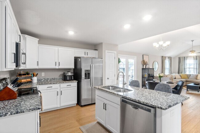 Building Photo - 601 Battery Ct