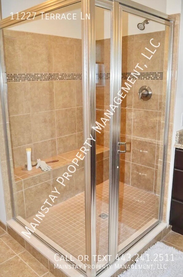 Building Photo - 11227 Terrace Ln