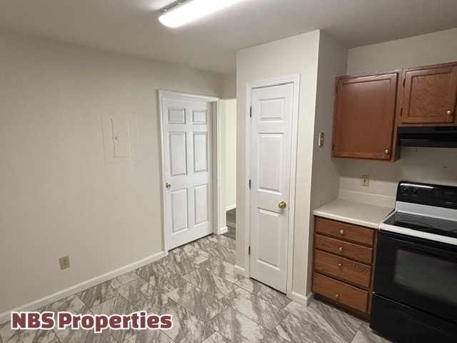 Building Photo - 2905 Colt Dr NE