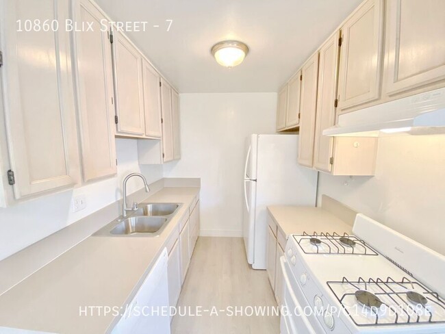 Building Photo - Beautiful newly remodeled modern top floor...