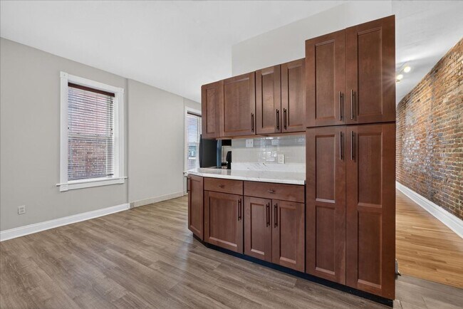 Building Photo - 4252 Castleman Ave