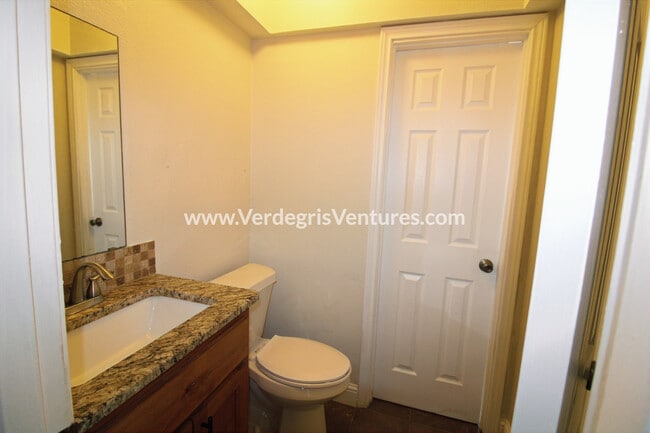 Building Photo - 5833 Westhaven Dr