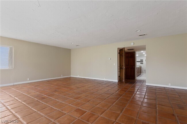 Building Photo - 908 Vegas Valley Dr