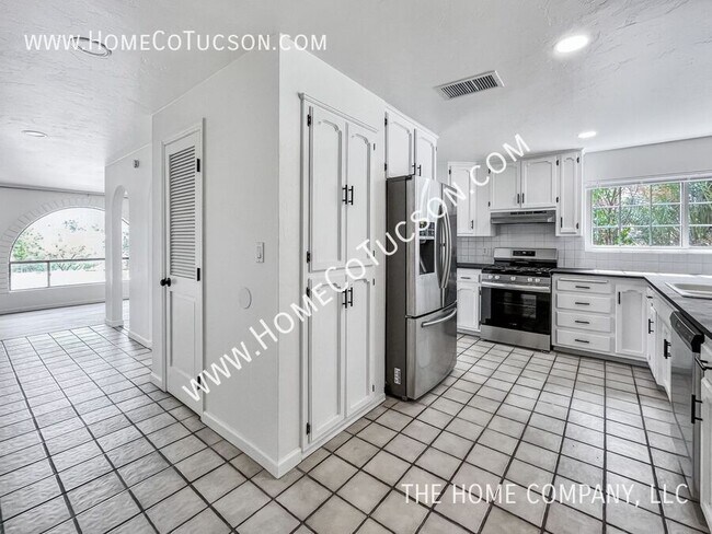 Building Photo - 420 Hetzel Ave
